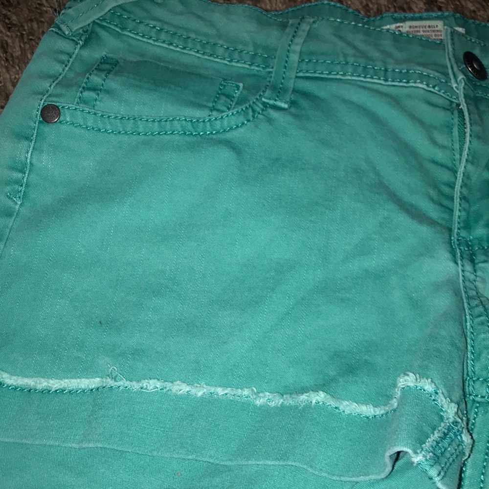Shorts - Picture 4 of 5